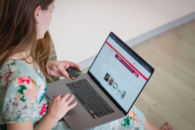 Como comparar e contratar empréstimo pessoal online com a menor taxa: calcular CET, simular parcelas e evitar golpes