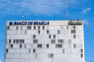 Como fazer portabilidade de empréstimo pessoal: passo a passo para transferir sua dívida, comparar CET e reduzir juros negociando com o banco atual